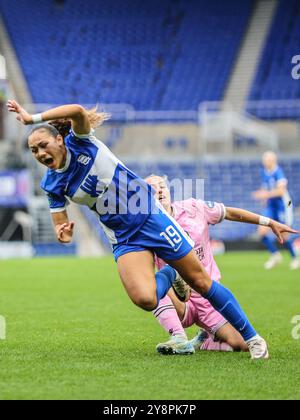 Birmingham, Regno Unito. 6 ottobre 2024. Birmingham, Inghilterra, 6 ottobre 2024: Tegan McGowan (19 Birmingham City) viene fregato durante la partita di calcio del Barclays Womens Championship tra Birmingham City e Blackburn Rovers a St Andrews a Birmingham, Inghilterra (Natalie Mincher/SPP) credito: SPP Sport Press Photo. /Alamy Live News Foto Stock