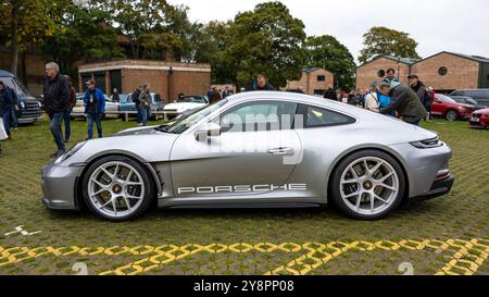 2024 Porsche 911 S/T, in mostra al Bicester Heritage Scramble il 6 ottobre 2024. Foto Stock