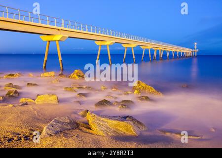 Pont del Petroli nella città di Badalona vicino a Barcellona, Catalogna, Spagna Foto Stock