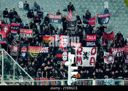 Firenze, Italia. 6 ottobre 2024. Tifosi dell'AC Milan durante la partita di serie A Enilive tra l'ACF Fiorentina e l'AC Milan allo Stadio Artemio Franchi il 6 ottobre 2024 a Firenze. Crediti: Giuseppe Maffia/Alamy Live News Foto Stock