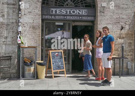 Ristorante Testone specializzato in torta al Testone. Si trova in Piazza Matteotti nel centro di Perugia, Umbria, Italia. Foto Stock