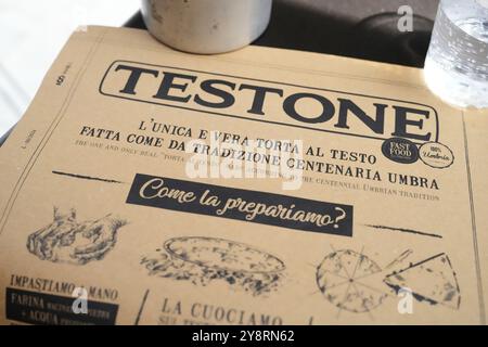 Ristorante Testone specializzato in torta al Testone. Si trova in Piazza Matteotti nel centro di Perugia, Umbria, Italia. Foto Stock