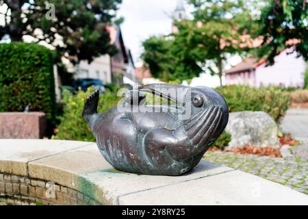 Fontana Bürgerbrunnen degli scultori tedeschi Gernot e Barbara Rumpf (Friedelsheim/Germania) Foto Stock