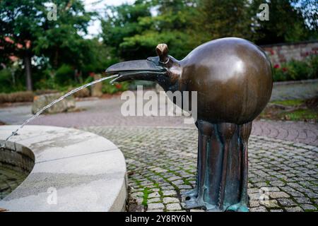 Fontana Bürgerbrunnen degli scultori tedeschi Gernot e Barbara Rumpf (Friedelsheim/Germania) Foto Stock