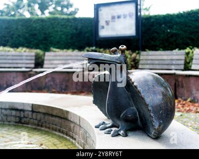 Fontana Bürgerbrunnen degli scultori tedeschi Gernot e Barbara Rumpf (Friedelsheim/Germania) Foto Stock