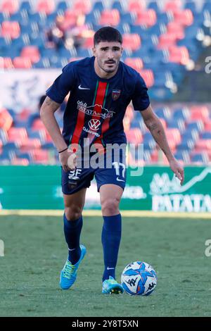 Cosenza, Italia. 6 ottobre 2024. 6 ottobre 2024, Stadio San Vito-Marulla: Alessandro Caporale (17 Cosenza) in azione durante la partita Cosenza vs Sud Tirol allo Stadio San Vito-Marulla, serie BKT. (Francesco Farina/SPP) Francesco Farina/SPP (FRANCESCO FARINA/SPP) credito: SPP Sport Press Photo. /Alamy Live News Foto Stock