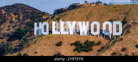 L'iconica insegna di Hollywood sul Monte Lee a Los Angeles, California Foto Stock