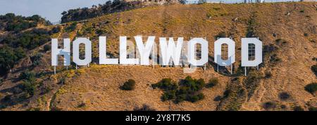 L'iconica insegna di Hollywood sul Monte Lee a Los Angeles, California Foto Stock