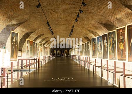 Venaria reale, Torino, Italia, 16 luglio 2023: Vecchia galleria, museo con dipinti prospettiva, Europa Foto Stock