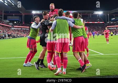 St. Louis, Missouri, Stati Uniti. 5 ottobre 2024. I giocatori del St. Louis SC festeggiano dopo aver superato il 2-0 contro lo Houston Dynamo FC al Citypark di St. Louis, Missouri. (Credit Image: © Sven White/ZUMA Press Wire) SOLO PER USO EDITORIALE! Non per USO commerciale! Foto Stock