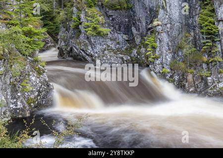 Cascate e rapide di Pattack, cascate sul fiume Pattack, Laggan, Highlands, Scozia, Gran Bretagna Foto Stock