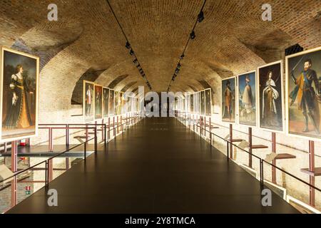 Venaria reale, Torino, Italia, 16 luglio 2023: Vecchia galleria, museo con dipinti prospettiva, Europa Foto Stock