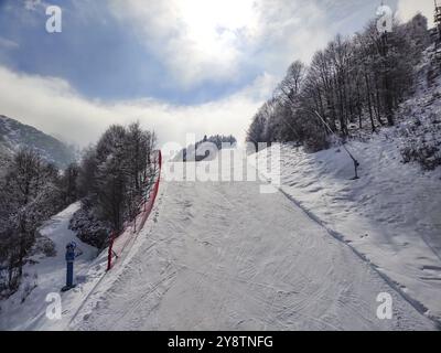 Pista sciistica sui piani di Bobbio Resort Foto Stock