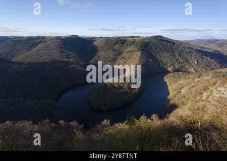 Meandro di Queuille, Puy-de-Dome, Auvergne-Rhone-Alpes, Francia, Europa Foto Stock