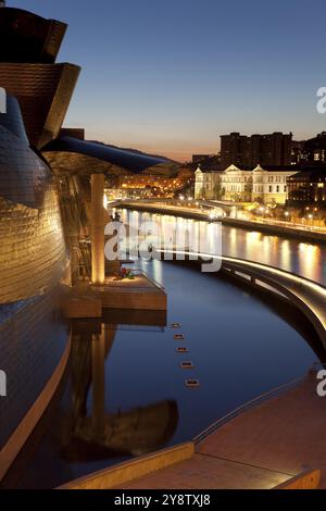 Abandoibarra, Bilbao, Bizkaia, Spagna, Europa Foto Stock