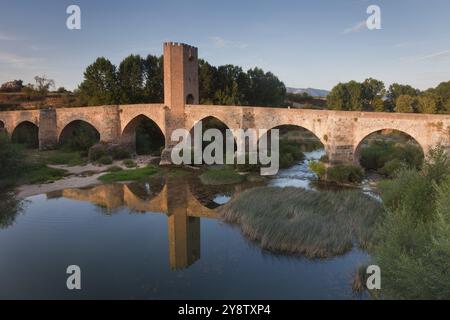 Ponte di Frias, Burgos, Castilla y Leon, Spagna, Europa Foto Stock