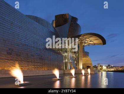 Museo Guggenheim, Bilbao, Bizkaia, Paesi Baschi, Spagna, Europa Foto Stock