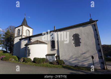 Chiesa di Queuille, Puy-de-Dome, Auvergne-Rhone-Alpes, Francia, Europa Foto Stock