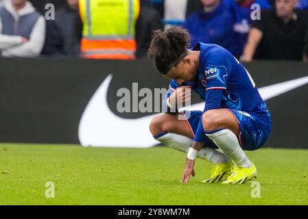 LONDRA, INGHILTERRA - 6 OTTOBRE: Malo gusto del Chelsea FC sembra sgretolato durante la partita di Premier League tra Chelsea FC e Nottingham Forest FC allo Stamford Bridge il 6 ottobre 2024 a Londra, Inghilterra. (Foto di René Nijhuis/MB Medias) Foto Stock