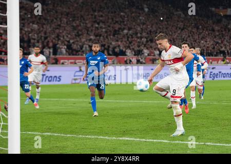 Tor zum 1:1 durch Ermedin Demirovic (VfB Stoccarda, #09) Nachschuss beim Elfmeter, Strafstoss. GER, VfB Stuttgart vs. TSG 1899 Hoffenheim, Fussball, Herren, 1. Bundesliga, 6 anni. Spieltag, Saison 24/25, 06.10.2024, LE NORMATIVE DFL/DFB VIETANO QUALSIASI USO DI FOTOGRAFIE COME SEQUENZE DI IMMAGINI E/O QUASI-VIDEO, foto: Eibner-Pressefoto/Wolfgang Frank Foto Stock