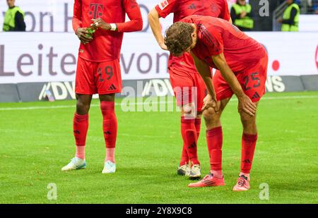 Francoforte, Germania. 6 ottobre 2024. Thomas MUELLER, Mueller, FCB 25 frustrato dopo la partita EINTRACHT FRANKFURT - FC BAYERN MUENCHEN 3-3 il 6 ottobre 2024 a Francoforte, Germania. Stagione 2024/2025, 1.Bundesliga, FCB, Monaco, giorno 6, fotografo Spieltag: immagini ddp/STAR-images - LE NORMATIVE DFL VIETANO L'USO DI FOTOGRAFIE come SEQUENZE DI IMMAGINI e/o QUASI-VIDEO - crediti: ddp media GmbH/Alamy Live News Foto Stock