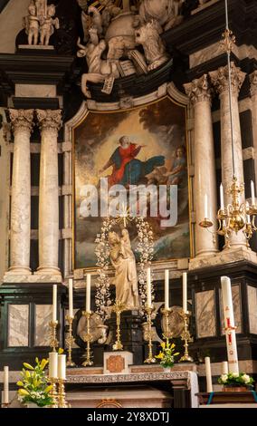 Belgio, Fiandre, Bruges, Potterierei, nostra Signora della ceramica, Onze-lieve Potterie, altare della chiesa Foto Stock