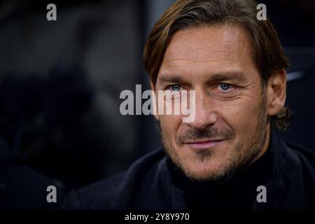 Milano, Italia. 6 dicembre 2019. Foto Fabio Rossi/AS Roma/LaPresse06/12/2019 Milano (Italia) Sport calcio Inter-Roma Campionato Italiano serie A TIM 2019/2020 - Stadio San Siro nella foto: Francesco Totti foto Fabio Rossi/AS Roma/LaPresse 06/12/2019 Milano (Italia) Sport Soccer Inter-Roma Campionato Italiano di calcio serie A Tim 2019/2020 - San Siro Stadium nella foto: Francesco Totti credito: LaPresse/Alamy Live News Foto Stock
