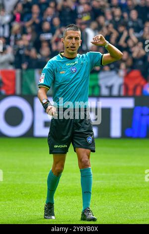 Torino, Italia. 6 ottobre 2024. L'arbitro Livio Marinelli visto durante la partita di serie A tra Juventus e Cagliari all'Allianz Stadium di Torino. Credito: Gonzales Photo/Alamy Live News Foto Stock