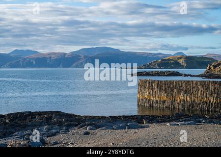 Muro del porto di Ellenabeich, vicino a Easdale Island, vicino a Oban, Argyll e Bute, Scozia, Regno Unito Foto Stock