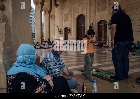 Beirut, Libano. 30 settembre 2024. Adrien Vautier/le Pictorium - Libano durante l'attacco israeliano a Hezbollah - 30/09/2024 - Libano/Beirut/Beirut - gli sfollati dei sobborghi meridionali di Beirut trovarono rifugio nella piazza di fronte alla moschea Mohammad al Amine, nel centro della città della capitale libanese. Crediti: LE PICTORIUM/Alamy Live News Foto Stock