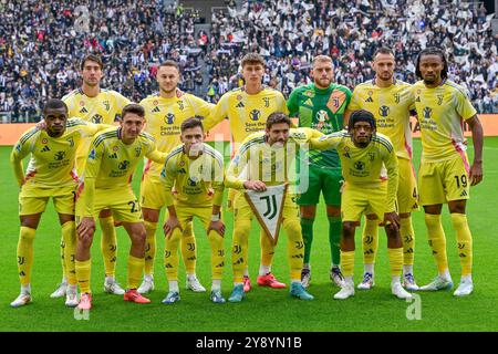 Torino, Italia. 6 ottobre 2024. L'11 di partenza della Juventus visto durante la partita di calcio di serie A 2024/25 tra Juventus e Cagliari allo stadio Allianz. Punteggio finale: Juventus 1: 1 Cagiari. Credito: SOPA Images Limited/Alamy Live News Foto Stock