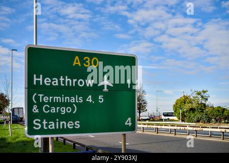 A30 Great South West Road, Hatton Cross, Borough of Hillingdon, Londra, Inghilterra, REGNO UNITO Foto Stock