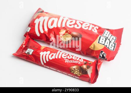 Londra, Regno Unito, 26 settembre 2024: Una veduta dei pasticceri malteser e malteser Teasers, su sfondo bianco Foto Stock
