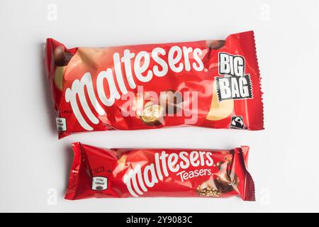 Londra, Regno Unito, 26 settembre 2024: Una veduta dei pasticceri malteser e malteser Teasers, su sfondo bianco Foto Stock