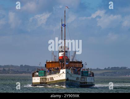 L'ultima nave a vapore, la Waverley, ormeggia a Whitstable Harbour nell'estate del 2024. Foto Stock