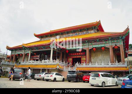 George Town, Penang, Malesia, 29 aprile 2019 - Una vista di Kek Lok si, il più grande tempio buddista della Malesia con la Pagoda Buddha a 7 piani Foto Stock