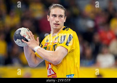 Mannheim, Germania. 7 ottobre 2024. Juri Knorr (RNL, 10), AM Ball, Einzelbild, Einzelfoto, Aktion, Action, 07.10.2024, Mannheim (Deutschland), Handball, Bundesliga, Rhein-Neckar Löwen - Handball Sport Verein Hamburg crediti: dpa/Alamy Live News Foto Stock