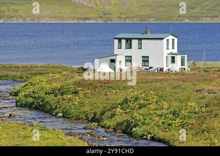 LaeknishusiÃ o Laeknishusid, la vecchia casa del medico, Hesteyri, HesteyrarfjoerÃ o Hesteyrarfjoerdur, Hornstrandir, Westfjords, Islanda, Europa Foto Stock