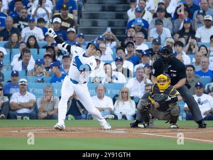 Los Angeles, California, Stati Uniti. 6 ottobre 2024. Los Angles, 6 ottobre 2024. I Los Angeles Dodgers designarono il battitore Shohei Ohtani contro il lanciatore titolare dei San Diego Padres Yu Darvish nel primo inning di gara 2 della National League Division Series al Dodger Stadium di Los Angeles il 6 ottobre 2024. I San Diego Padres hanno vinto la partita 10-2. Armando Arorizo (immagine di credito: © Armando Arorizo/Prensa Internacional via ZUMA Press Wire) SOLO PER USO EDITORIALE! Non per USO commerciale! Foto Stock