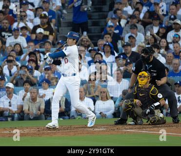 Los Angeles, California, Stati Uniti. 6 ottobre 2024. Los Angles, 6 ottobre 2024. I Los Angeles Dodgers designarono il battitore Shohei Ohtani contro il lanciatore titolare dei San Diego Padres Yu Darvish nel primo inning di gara 2 della National League Division Series al Dodger Stadium di Los Angeles il 6 ottobre 2024. I San Diego Padres hanno vinto la partita 10-2. Armando Arorizo (immagine di credito: © Armando Arorizo/Prensa Internacional via ZUMA Press Wire) SOLO PER USO EDITORIALE! Non per USO commerciale! Foto Stock