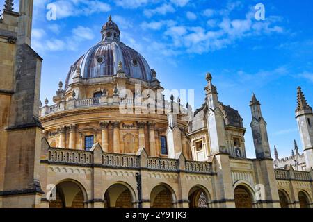 Skyline dell'Università di Oxford con Radcliffe camera Foto Stock