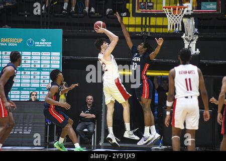 Matthew Dann (Canada), Morez Johnson Jr. (Stati Uniti). FIBA Basketball Americup U18 - Buenos Aires 2024 Foto Stock