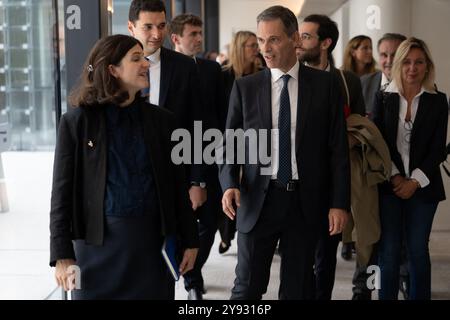 Marsiglia, Francia. 7 ottobre 2024. Clara Chappaz, Segretario di Stato del Ministro dell'istruzione superiore e della ricerca, responsabile dell'intelligenza artificiale e delle tecnologie digitali, visita gli uffici di TANGRAM, centro di formazione CGM CMA a Marsiglia, Francia, il 7 ottobre 2024. Foto di Laurent Coust/ABACAPRESS. COM credito: Abaca Press/Alamy Live News Foto Stock