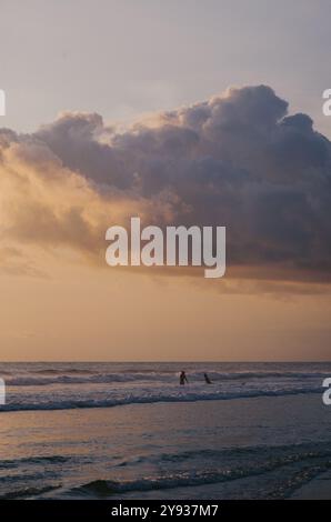 Tramonto, Seminyak Bali Foto Stock