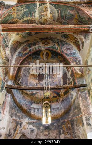 Interno della chiesa ortodossa di Santa Maria Blacherna o Blaherna a Berat, Albania. Affreschi di Nicholas Onufri, caratteristica iconografia albanese Foto Stock