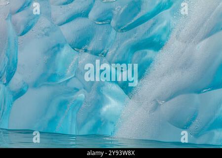 Ghiaccio in tutte le sue miriadi di forme nell'arcipelago delle Svalbard, Norvegia, Artico, Europa Foto Stock