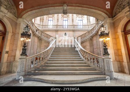 Nobile scalinata, Palazzo Bolsa, sito patrimonio dell'umanità dell'UNESCO, Porto, Norte, Portogallo, Europa Foto Stock