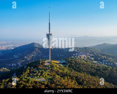 Torre de Collserola al tramonto, Monte Tibidabo, Barcellona, Catalogna, Spagna, Europa Foto Stock