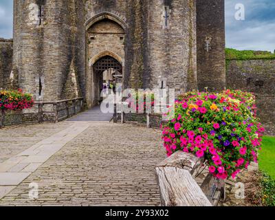 Caerphilly Castle, Caerphilly, Gwent, Galles, Regno Unito, Europa Foto Stock