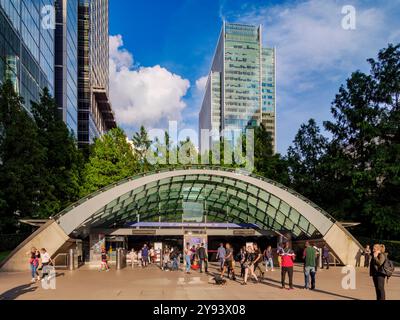 Stazione della metropolitana di Canary Wharf, Canary Wharf, Docklands, Londra, Inghilterra, Regno Unito, Europa Foto Stock